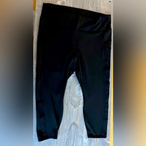 Fabletics leggings with pockets
